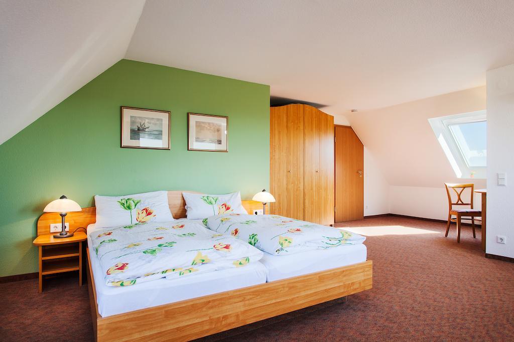 Hotel Hus Achtern Diek Hamburg Room photo